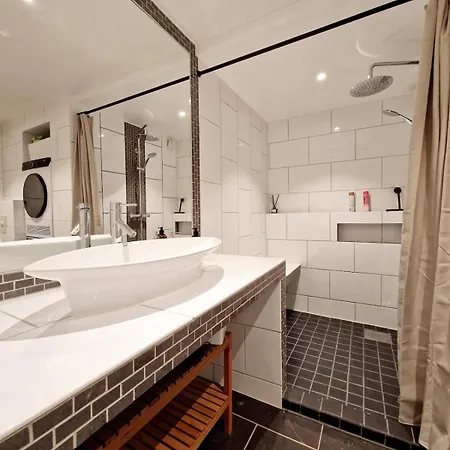 High Standard Spacious Near Bryggen Holiday home Bergen